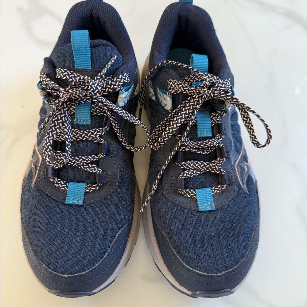 Saucony women’s' Navy and Teal Sneakers - Picture 3 of 8